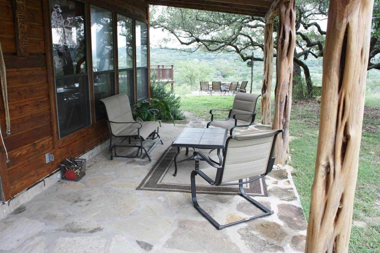 Rockin' B Ranch Bluff House Hotel Pipe Creek Exterior foto